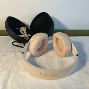 Beats Studio 3 Headphones in Beige